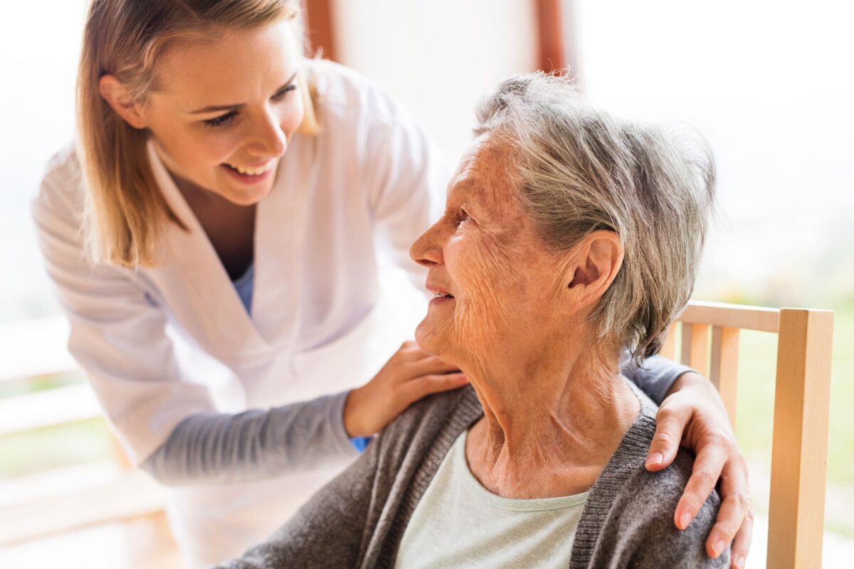 The Benefits Of In-Home Care vs Assisted Living